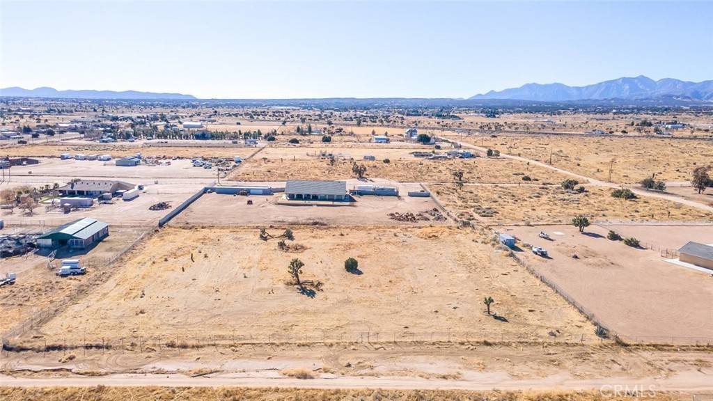 8785 Bonanza RD Phelan, CA 92371