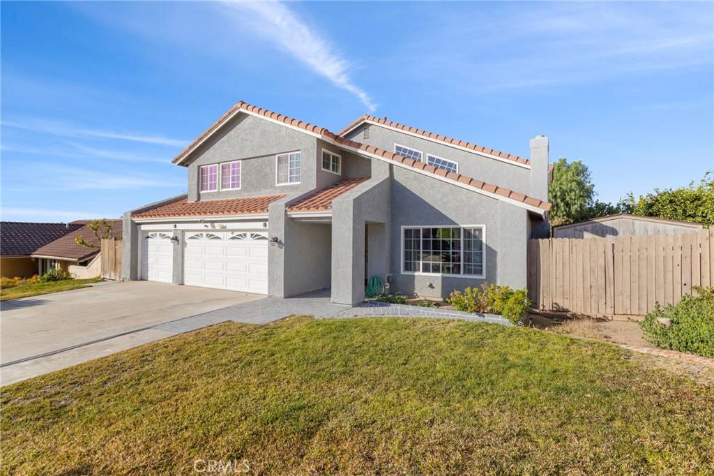 Grand Terrace, CA 92313,23046 Peacock CT