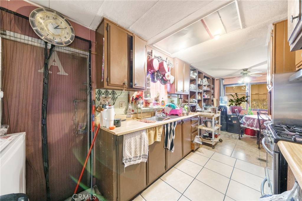 Fontana, CA 92335,15069 Valley Blvd #23