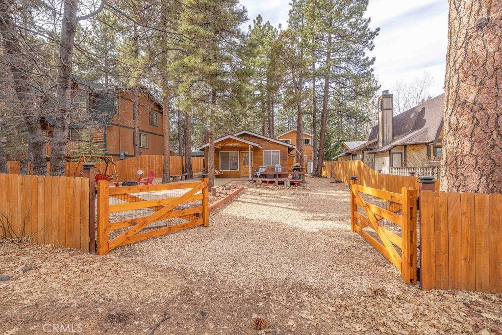 Big Bear, CA 92386,212 Spruce LN