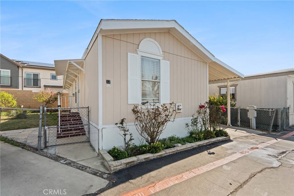 Fontana, CA 92335,8191 Calabash AVE #32