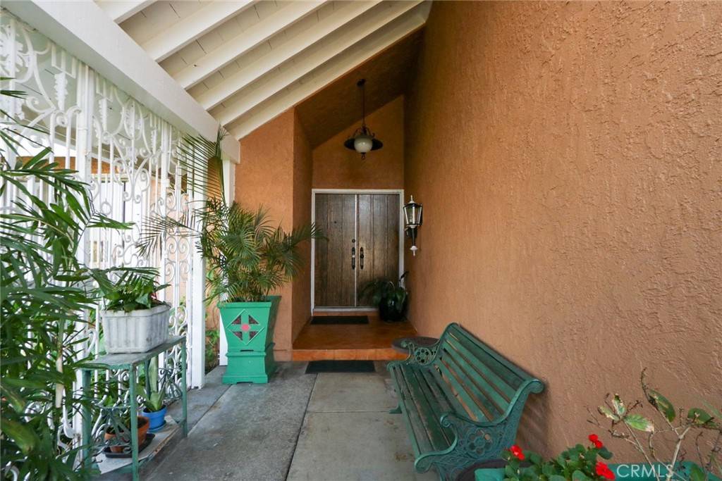 Santa Ana, CA 92707,602 W Alpine Ave
