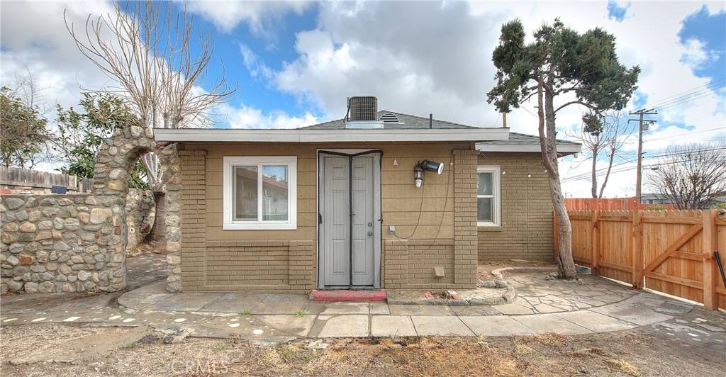 Fontana, CA 92335,9279 Mango AVE