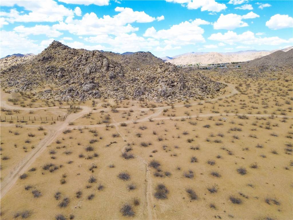 Apple Valley, CA 92307,15 Laguna Seca