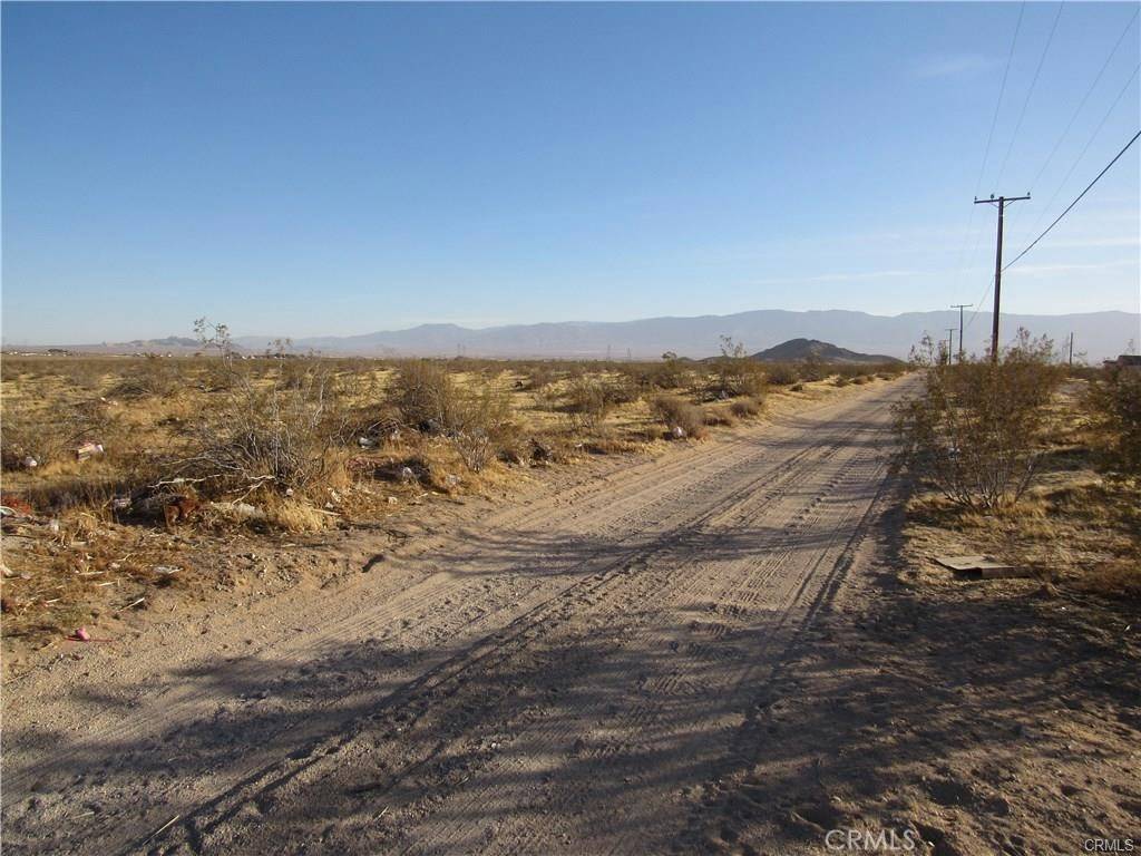 Lucerne Valley, CA 92356,17485 Fern RD