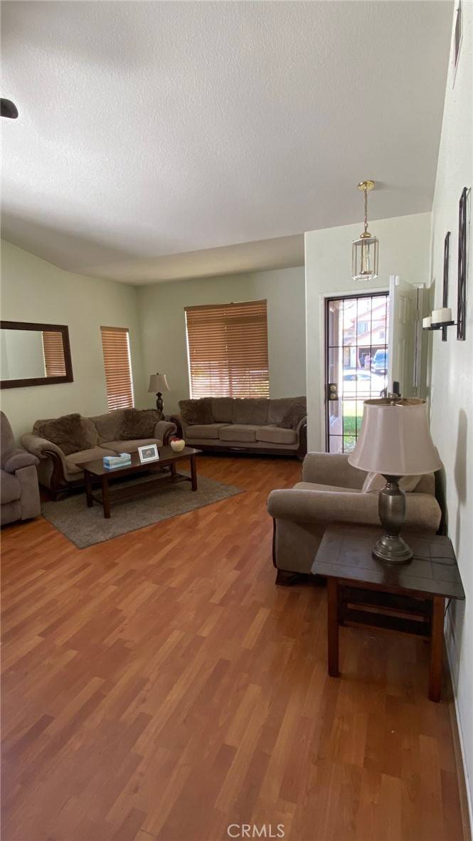 Colton, CA 92324,1041 S Helena St