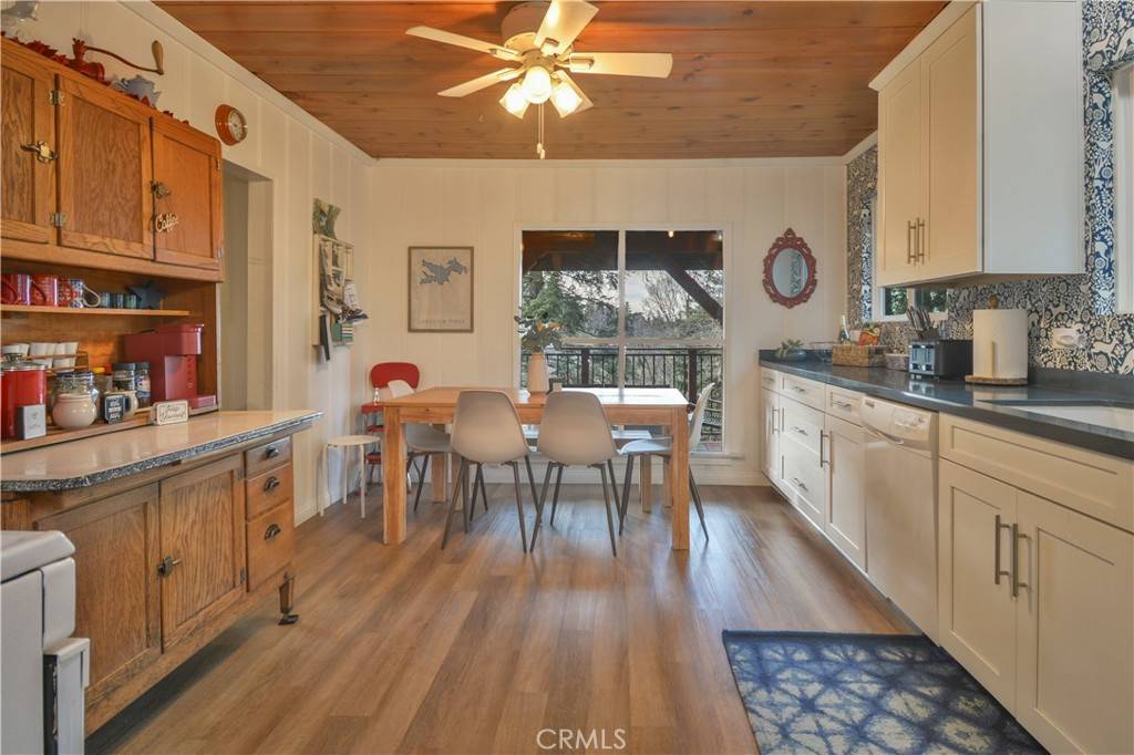 526 Dover CT Lake Arrowhead, CA 92352