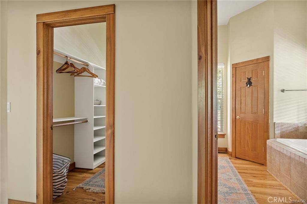 28637 Shenandoah DR Lake Arrowhead, CA 92352