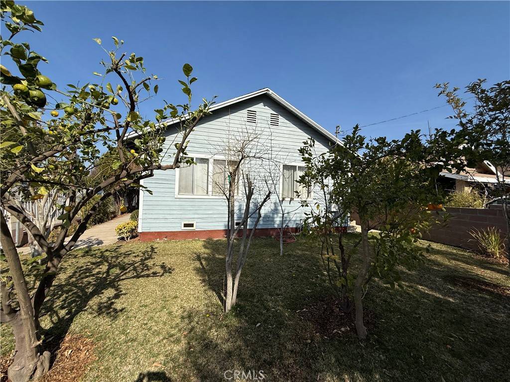 Pomona, CA 91766,903 E 7th ST