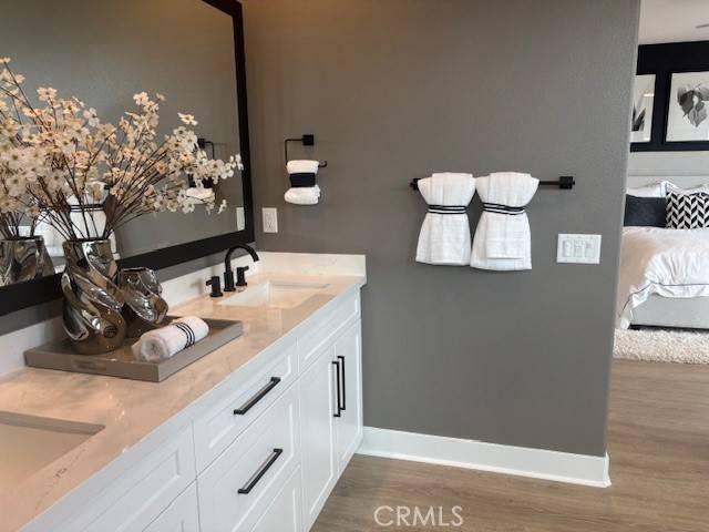 Valencia, CA 91381,27346 Creekwood LN