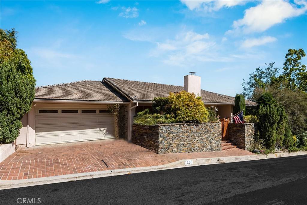 Los Angeles, CA 90077,1420 Stradella RD