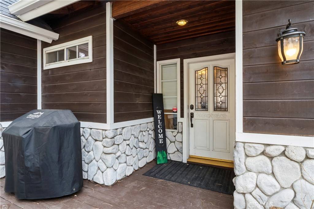 Lake Arrowhead, CA 92352,892 Breithorn DR
