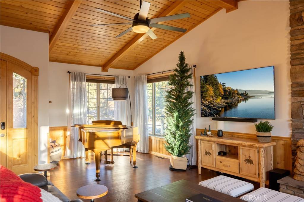 Big Bear Lake, CA 92315,430 Morningstar PL