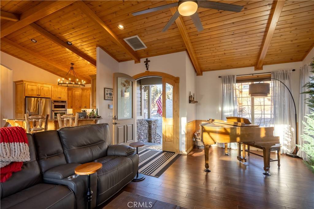 Big Bear Lake, CA 92315,430 Morningstar PL