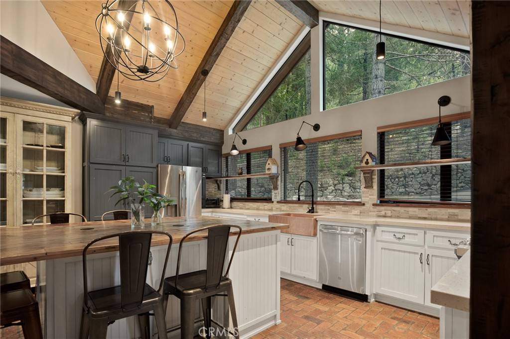 Lake Arrowhead, CA 92352,885 Ca-173