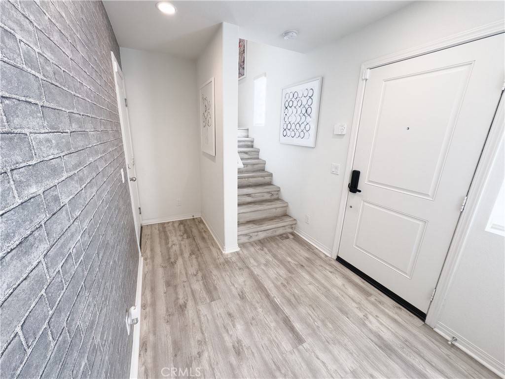 Anaheim, CA 92805,665 S District WAY