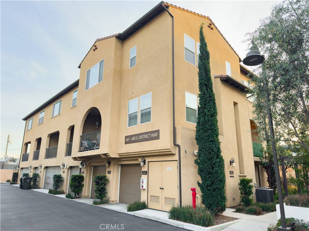 Anaheim, CA 92805,665 S District WAY