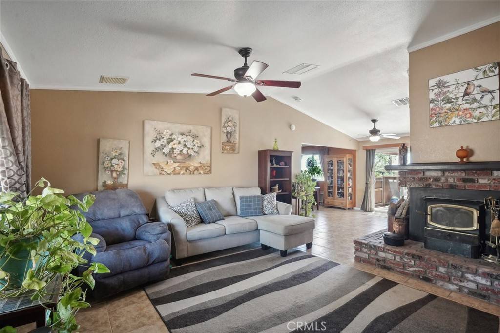 29 Palms, CA 92277,4697 Hooktree RD