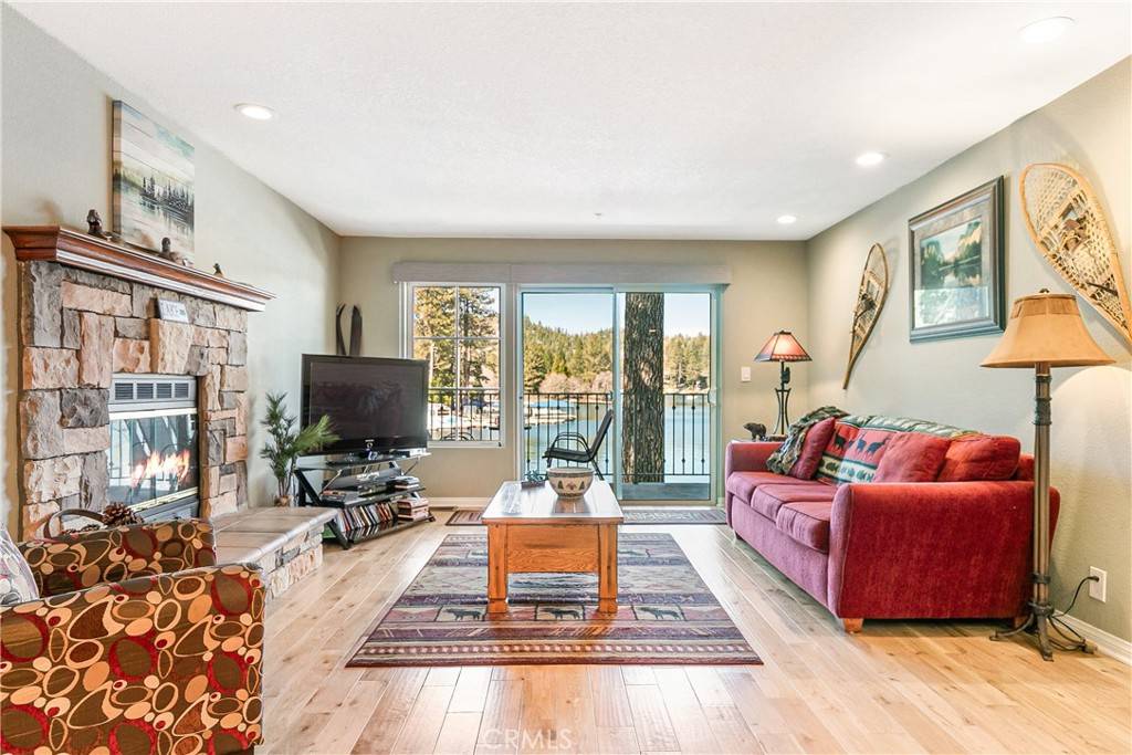 Lake Arrowhead, CA 92352,342 Lake Resort RD