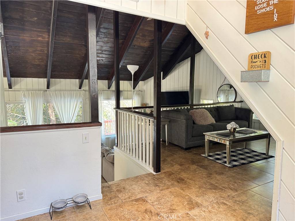 Lake Arrowhead, CA 92352,338 Mittry LN