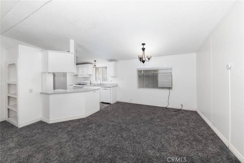 Mentone, CA 92359,2140 Mentone BLVD #60