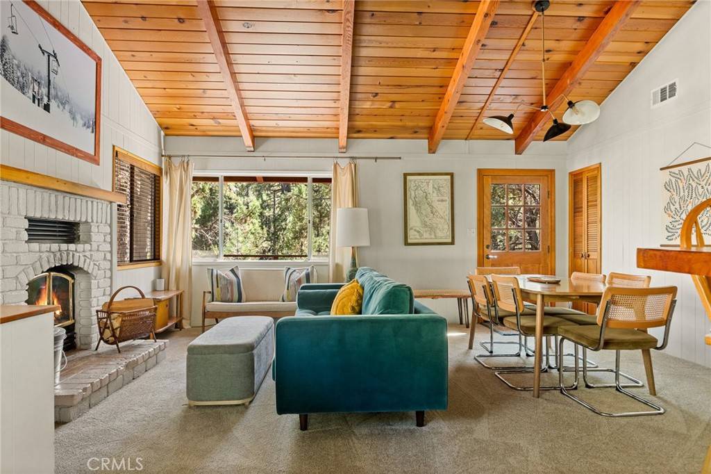 Big Bear, CA 92315,493 Catalina RD