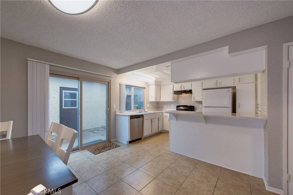 Colton, CA 92324,1077 Santo Antonio Dr. #27