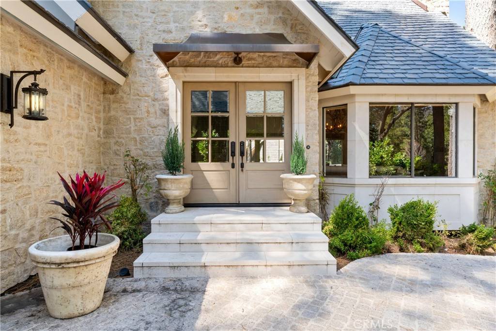 Lake Arrowhead, CA 92352,466 Sky View Ridge DR