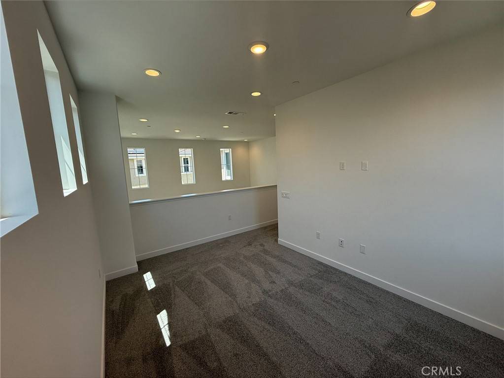Fontana, CA 92336,5138 Currant WAY