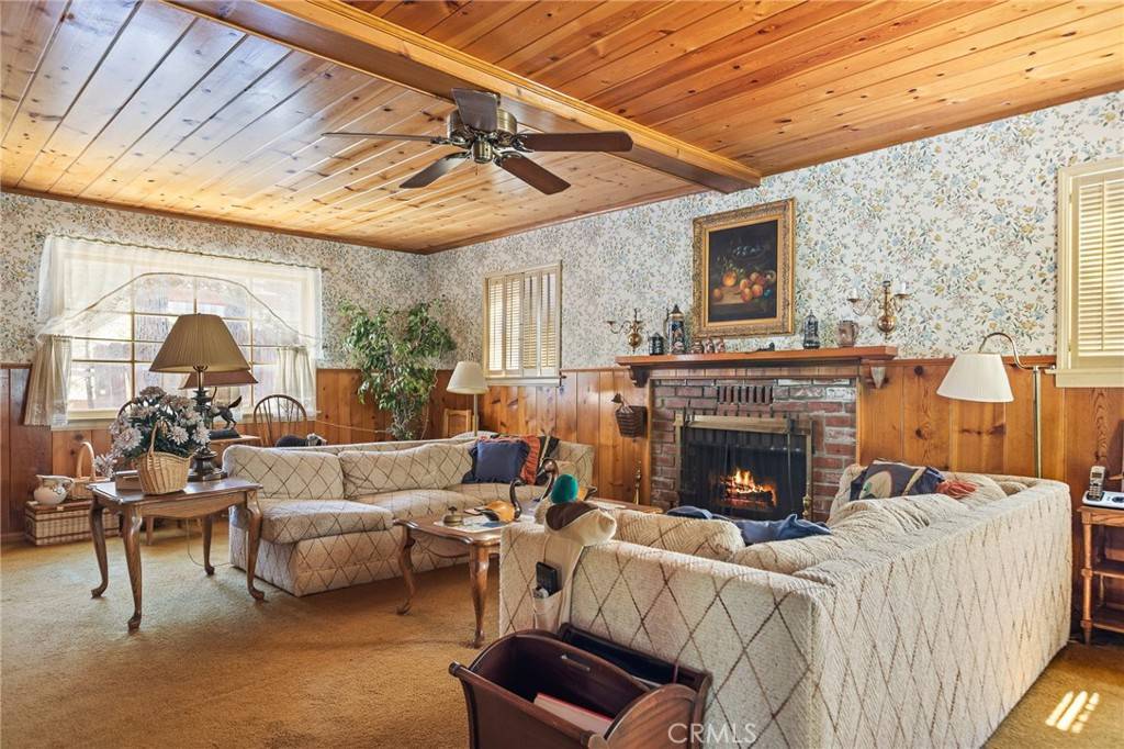 Lake Arrowhead, CA 92352,275 Heliotrope DR