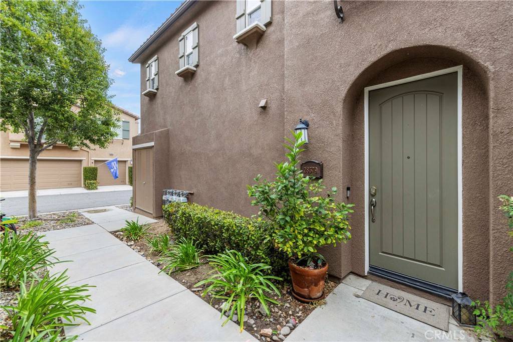 Saugus, CA 91350,28379 Casselman LN #407