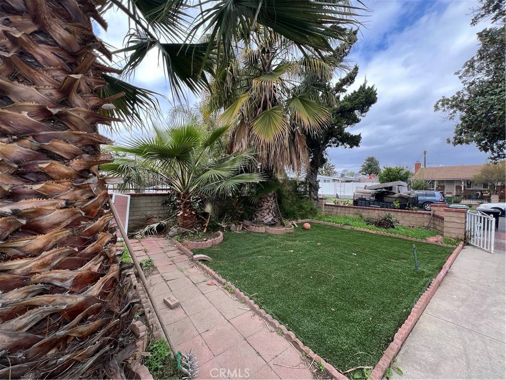 Panorama City, CA 91402,13712 Community ST