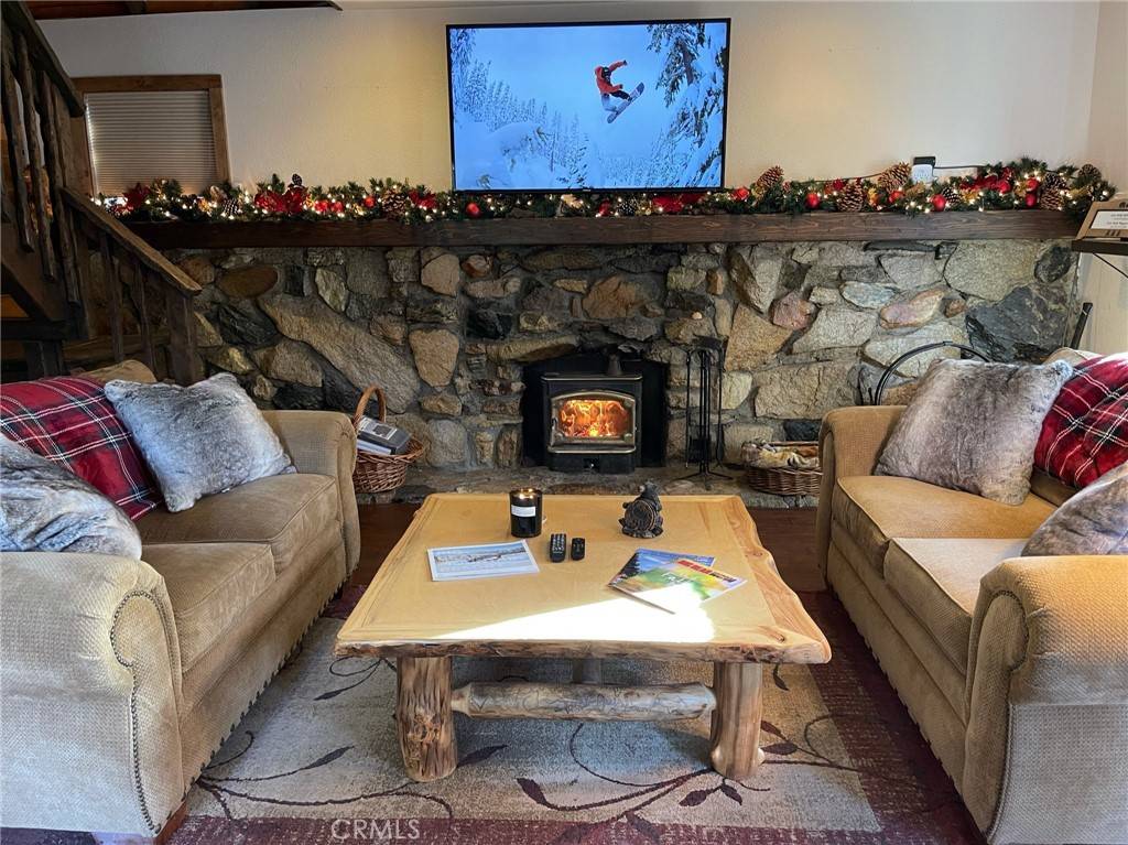 Sugarloaf, CA 92386,389 Spruce LN