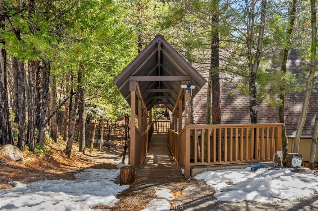 Lake Arrowhead, CA 92352,638 Grass Valley RD