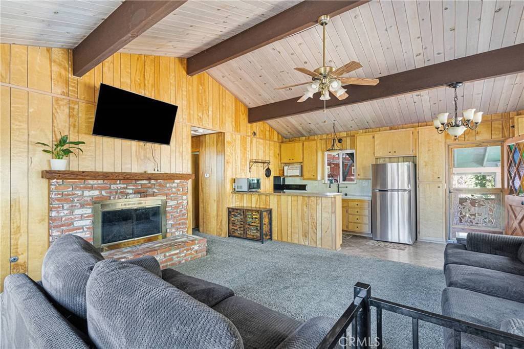 Crestline, CA 92325,23660 Shady LN