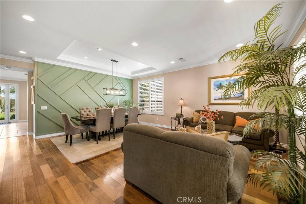 Corona, CA 92883,1699 Spyglass DR