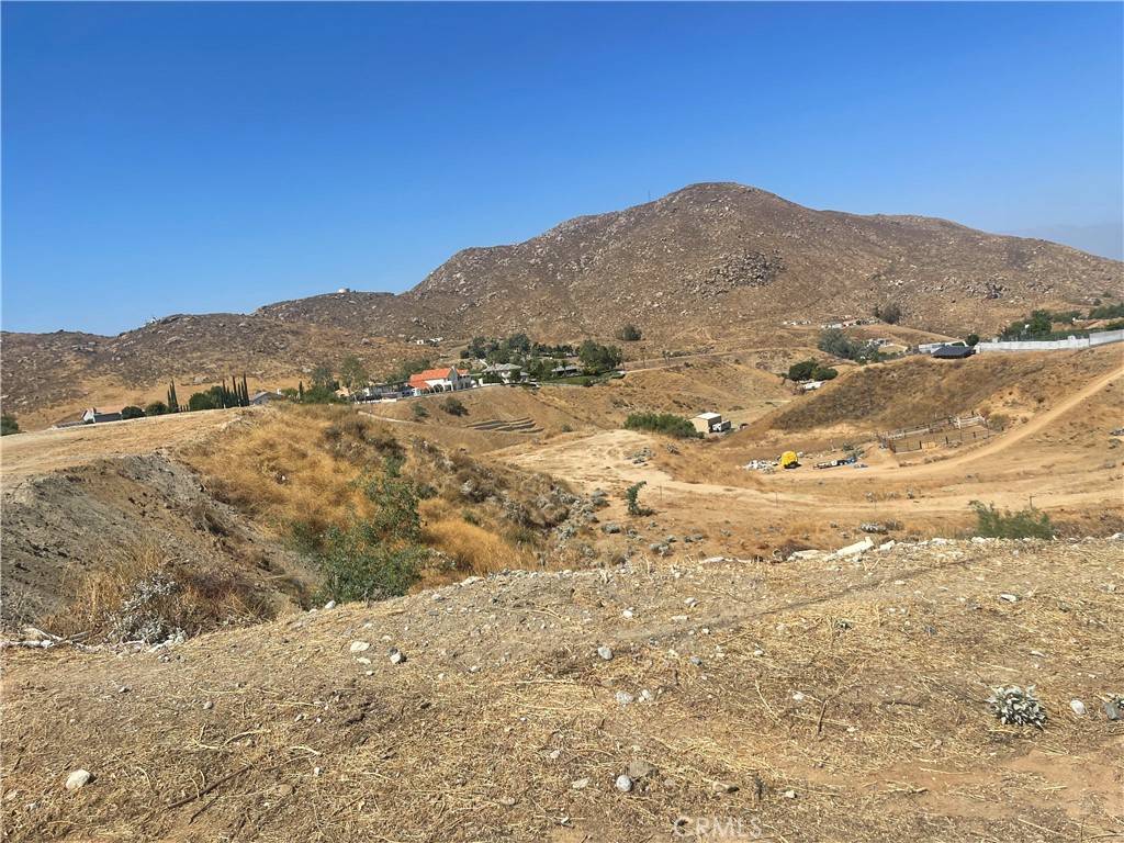 Colton, CA 92324,7111 Luane TRL