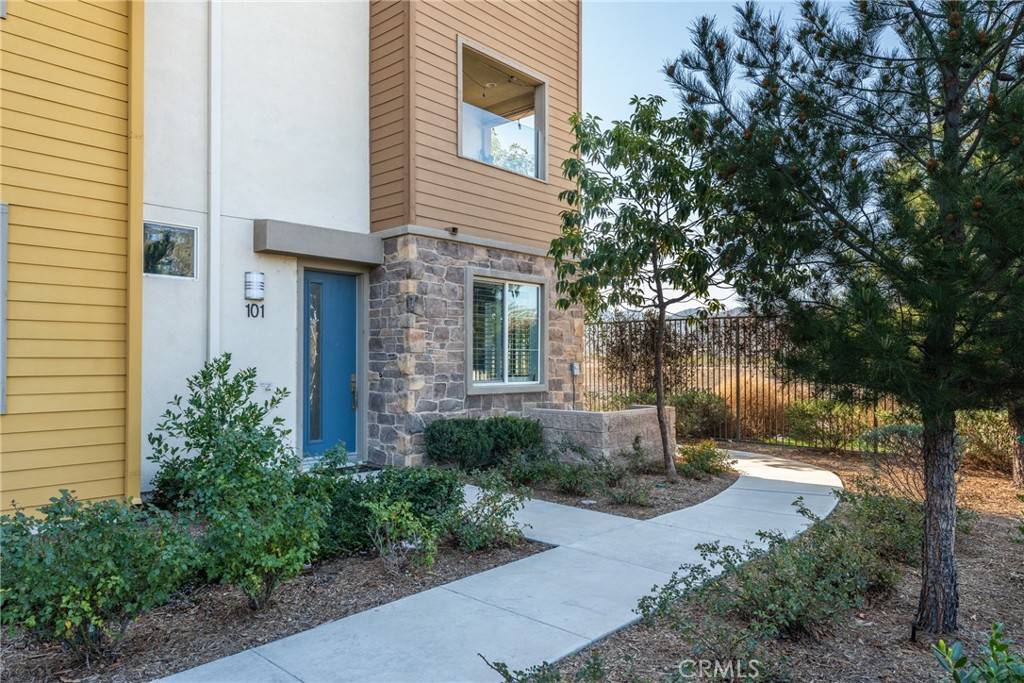 Corona, CA 92878,1038 Savi DR #101