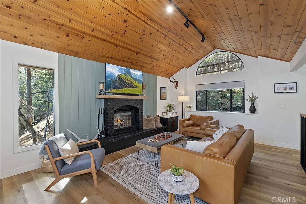 Lake Arrowhead, CA 92391,26591 Thunderbird DR
