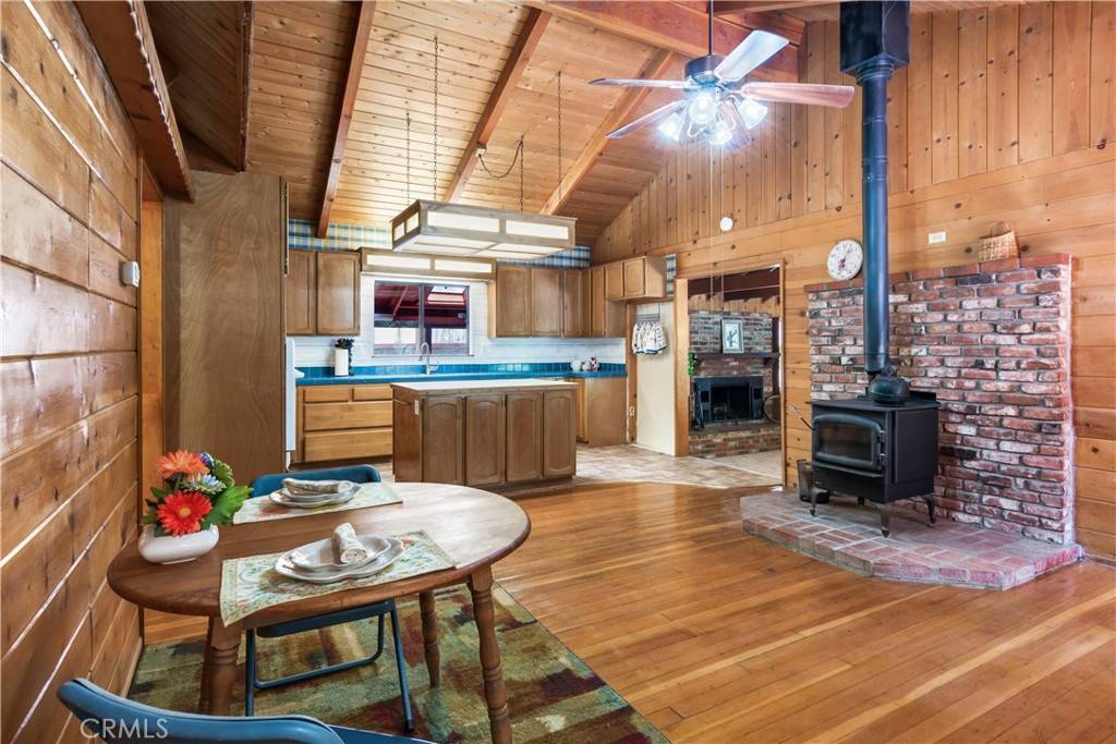Angelus Oaks, CA 92305,5940 Lake DR
