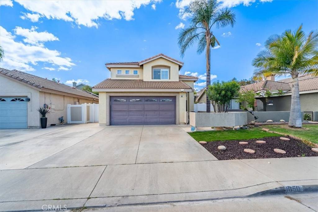 Corona, CA 92881,850 Autumn LN