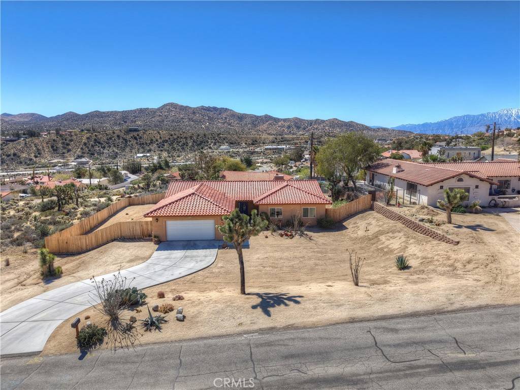 Yucca Valley, CA 92284,54425 Pinon DR