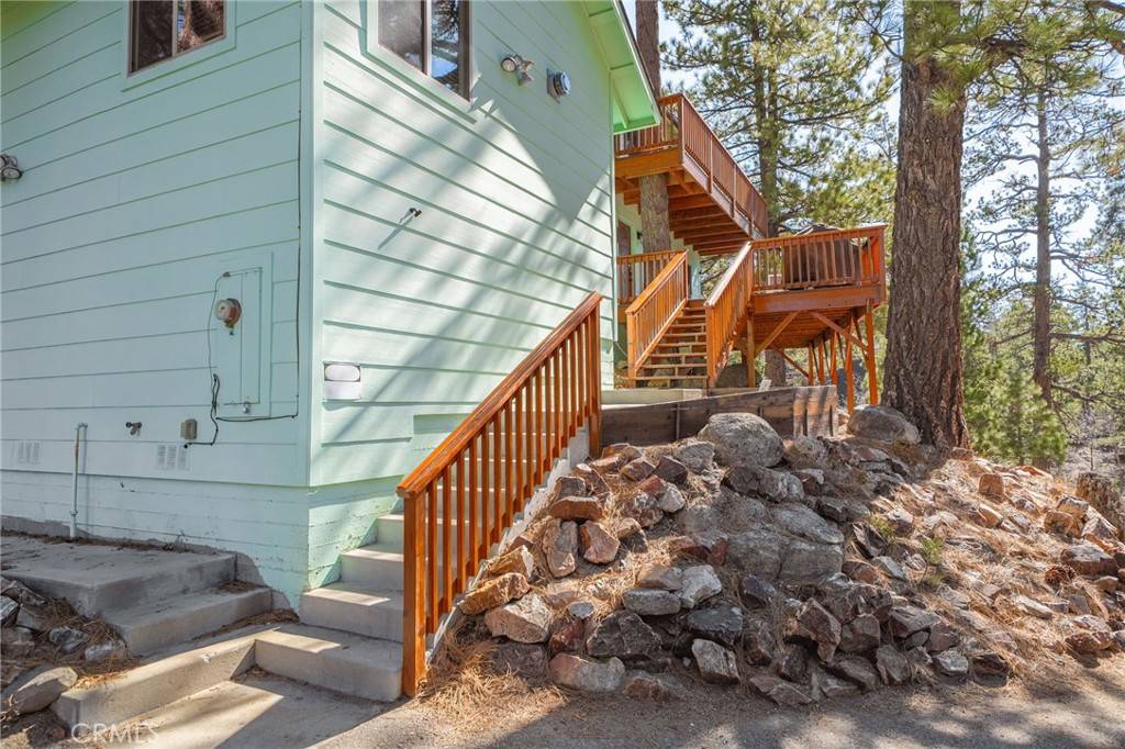Fawnskin, CA 92333,39254 Cedar Dell RD