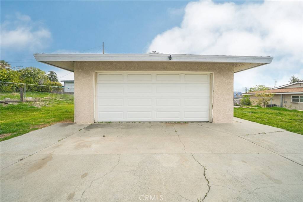 Banning, CA 92220,736 N Florida ST