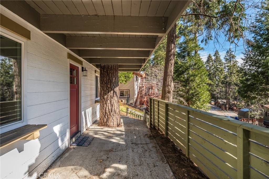 738 W Victoria CT Lake Arrowhead, CA 92352