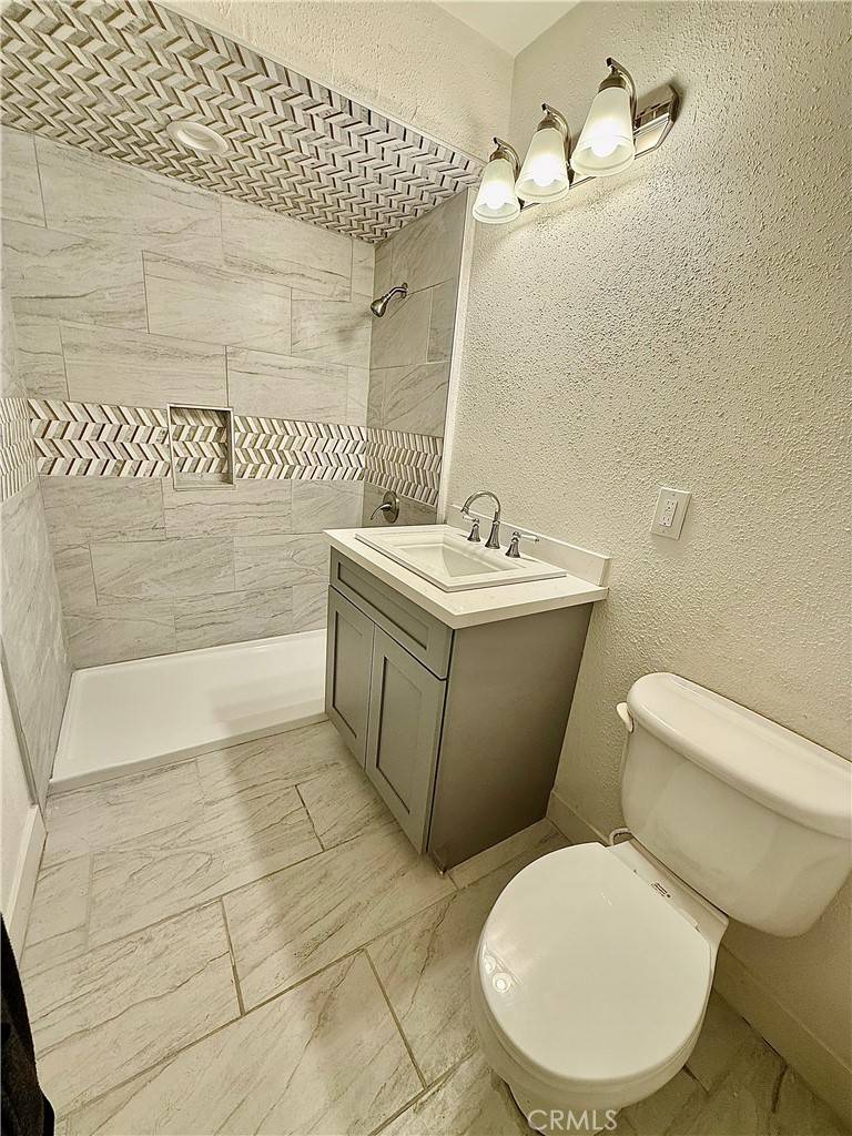 San Bernardino, CA 92404,243 E 45th ST