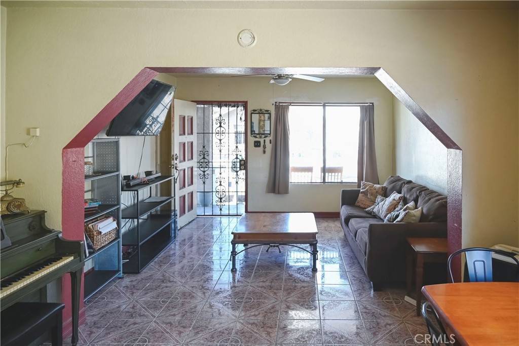 Long Beach, CA 90813,1606 E Bailey WAY