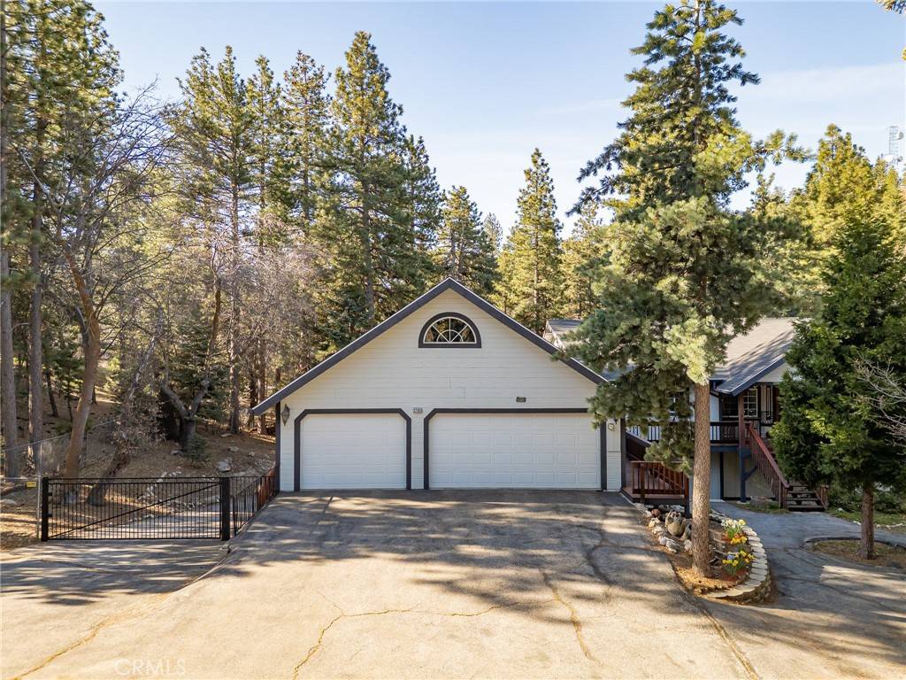 Running Springs, CA 92382,32303 Capehorn RD