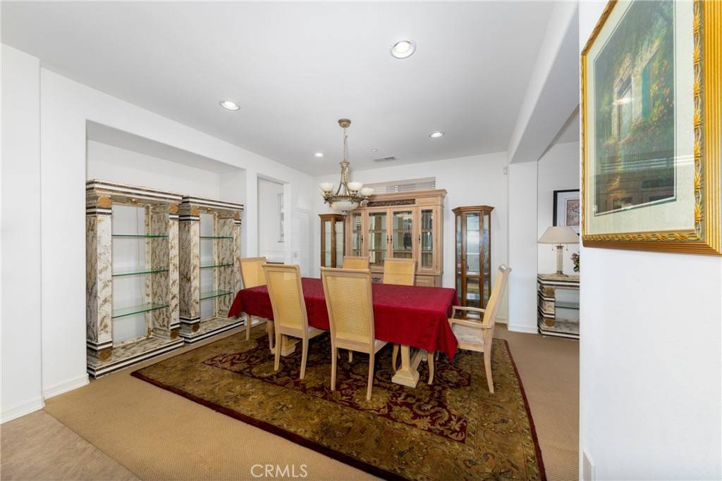 15686 Iron Spring LN Fontana, CA 92336