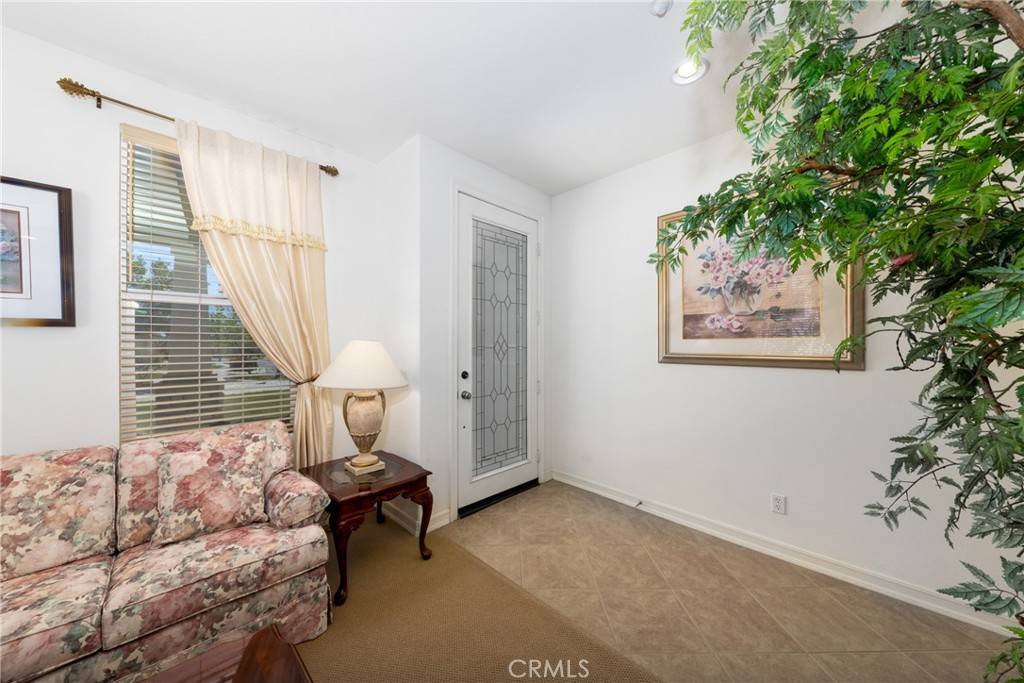 15686 Iron Spring LN Fontana, CA 92336